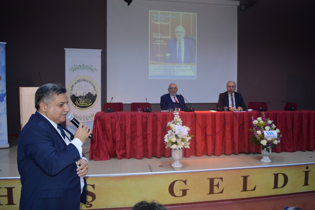 ‘’Ömrünü Vakfa Adayan Vakıf İnsan: Prof. Dr. Hikmet ÖZDEMİR’’